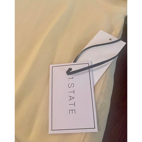 1. State Yellow Ruffle Collar Short Sleeve Blouse - Medium - NWT - Picture 4 of 4